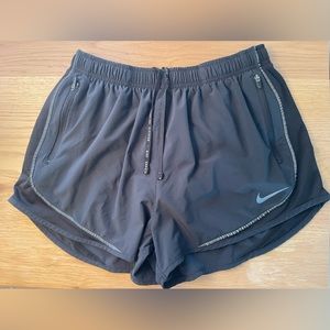 Nike womens tempo running short size L